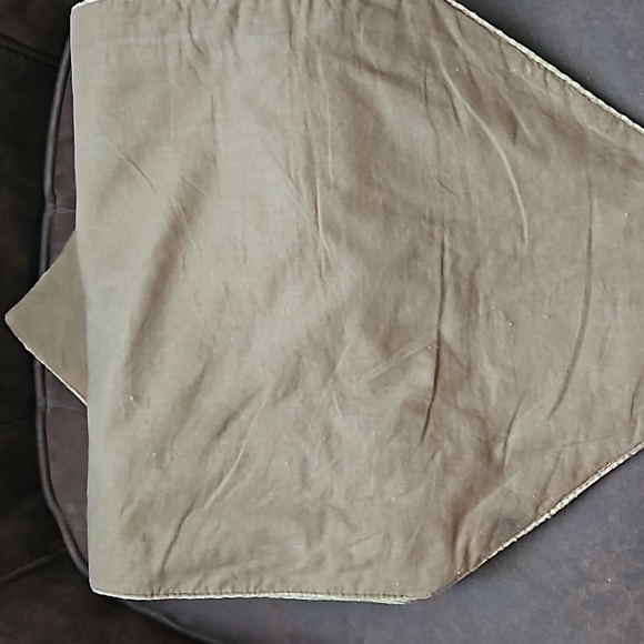 Jute Leaves Table Runner - Picture 5 of 5